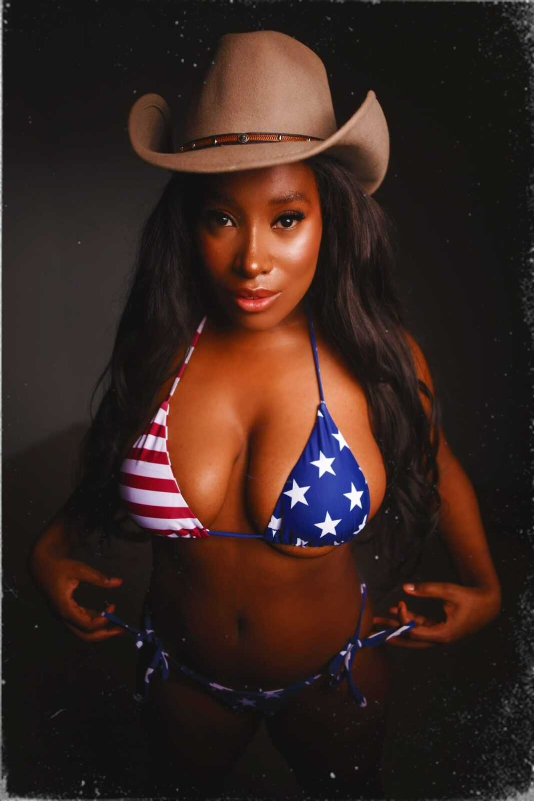Amour C London Black Ebony Escort