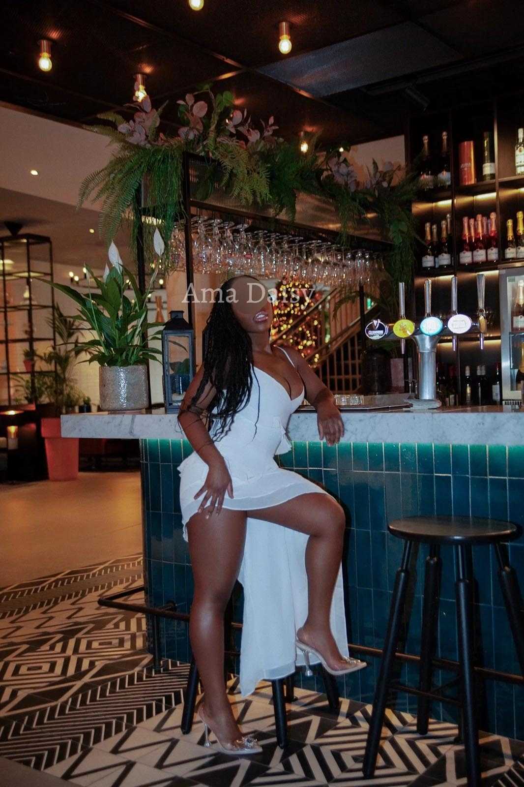 Ama Daisy London ebony escort